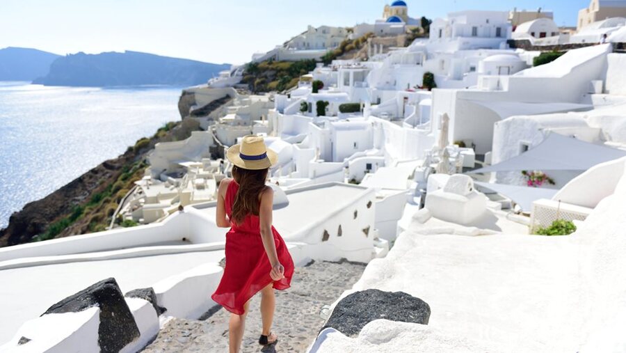 Παίρνουν φωτιά οι κρατήσεις στον τουρισμό, ανεβαίνουν τα έσοδα